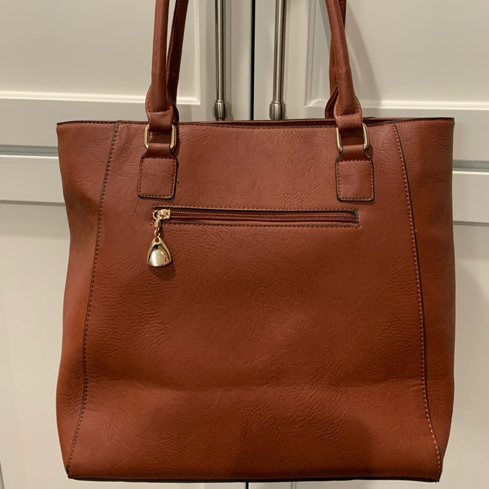 Beautiful saddlebag color purse